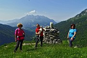 27 'Omo del Menna ' (1600 m) . Sullo sfondo l'Alben